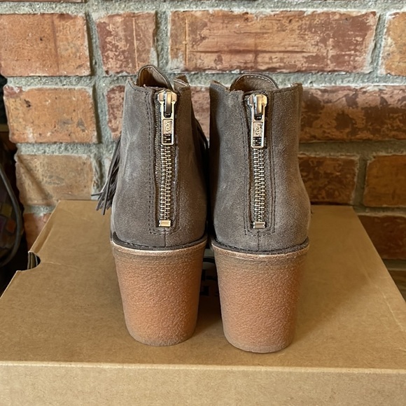 NIB UGG Corin Tassel Suede Block Heel Booties - Picture 4 of 8